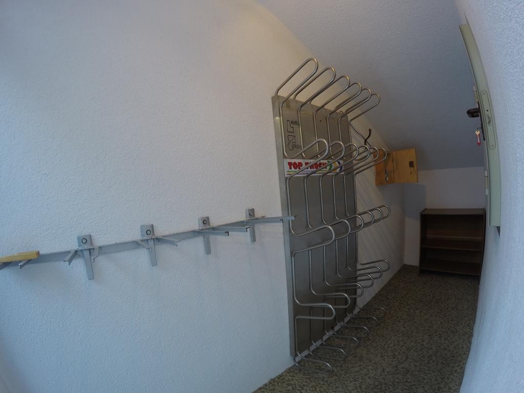 Tiroler Hasenhoehle Wenns Buitenkant foto